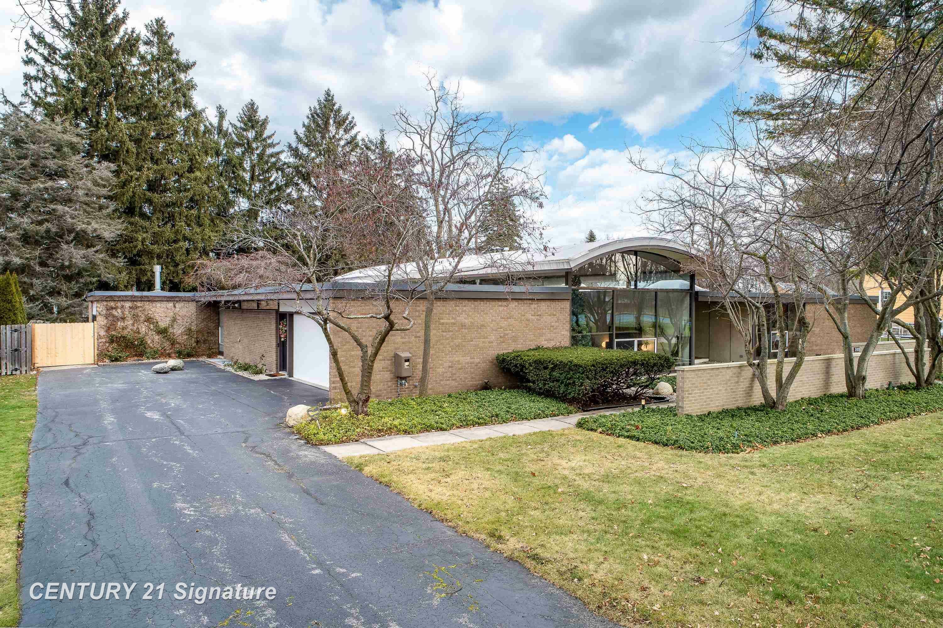 Property Photo:  102 Boehringer Court  MI 48708 