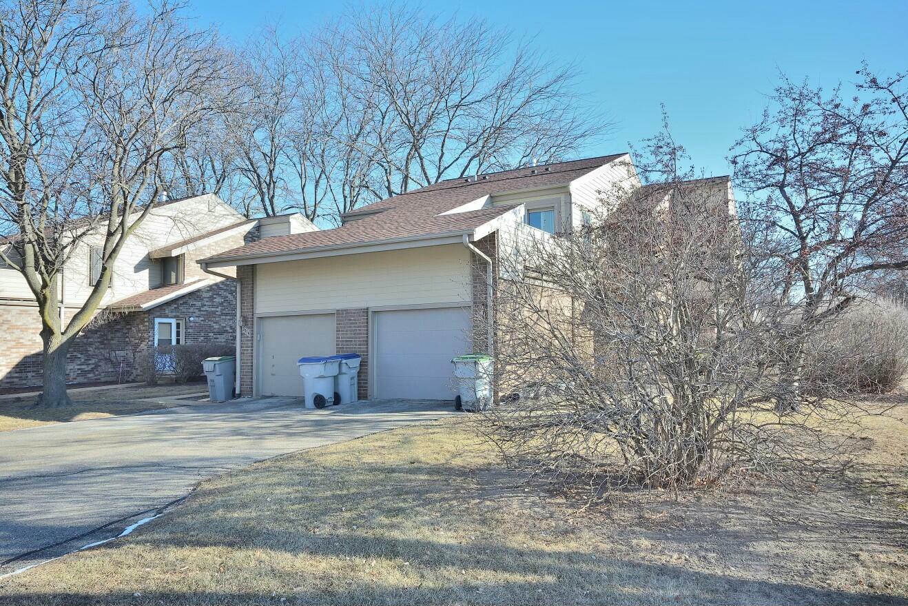 Property Photo:  2514 W Parnell Ave  WI 53221 