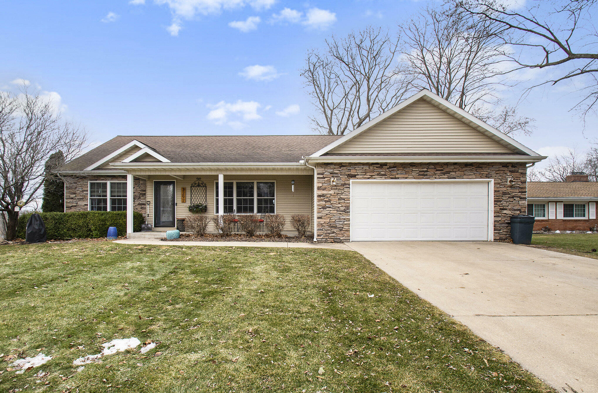 Property Photo:  2292 Riverview Court  MI 49022 