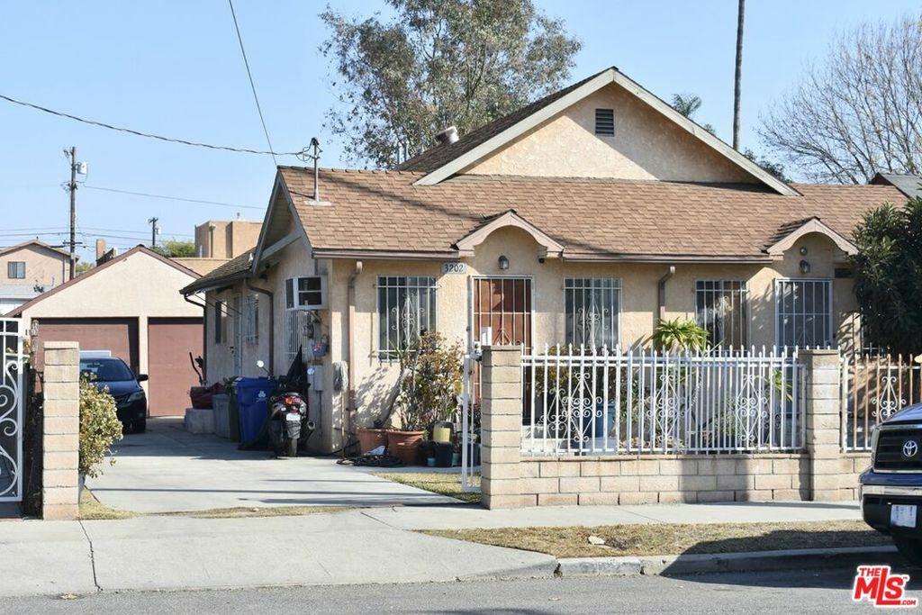 Property Photo: 3200 Farnsworth Avenue CA 90032