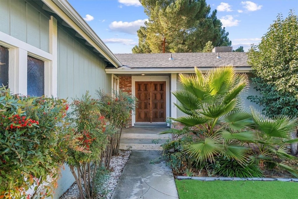 Property Photo:  820 Red Cloud  CA 93446 
