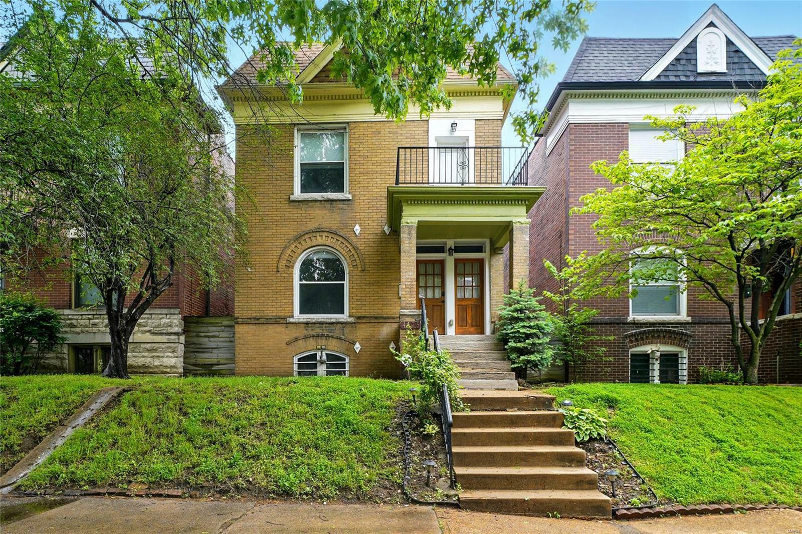 Property Photo: 4175 Russell Boulevard MO 63110