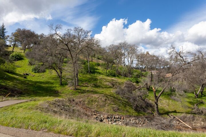 Property Photo:  1072 Via Treviso  CA 95762 