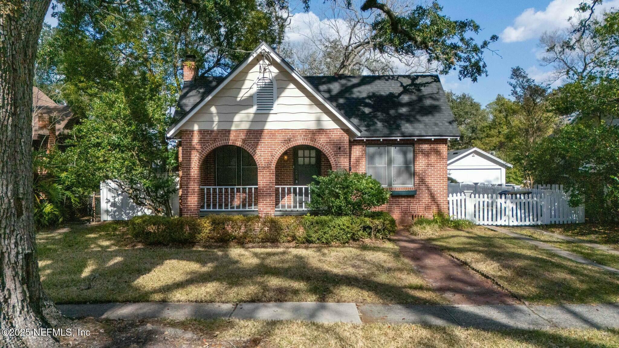 Property Photo: 1249 Belvedere Avenue FL 32205