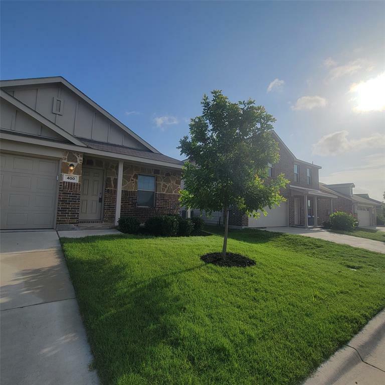 Property Photo: 400 Frio Pass Trail TX 76052