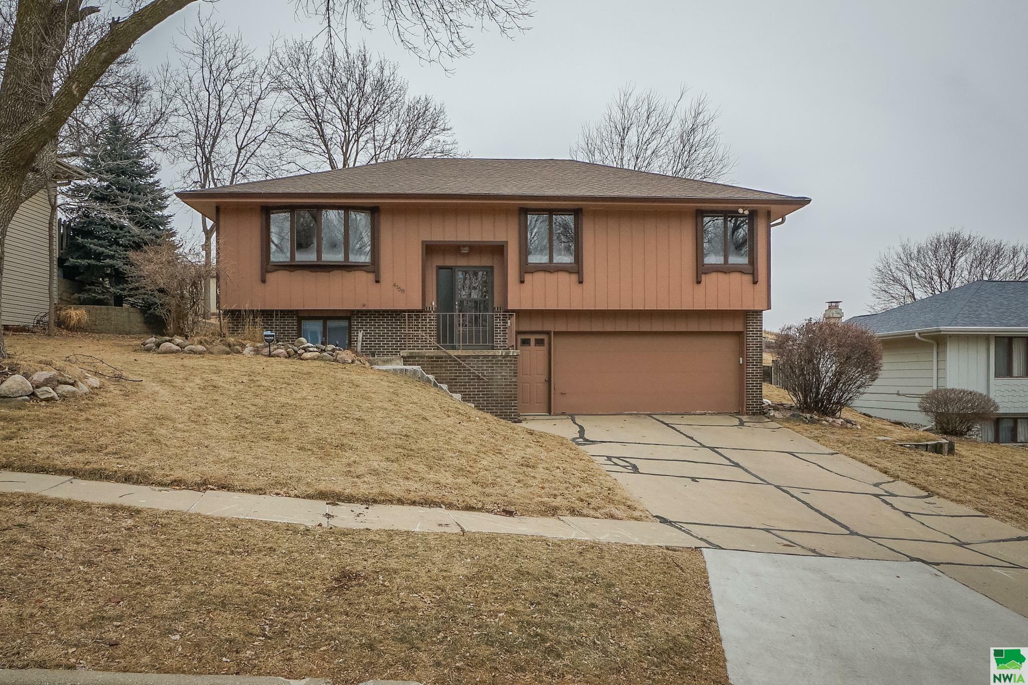 Property Photo: 4158 Sherwood Terr IA 51106