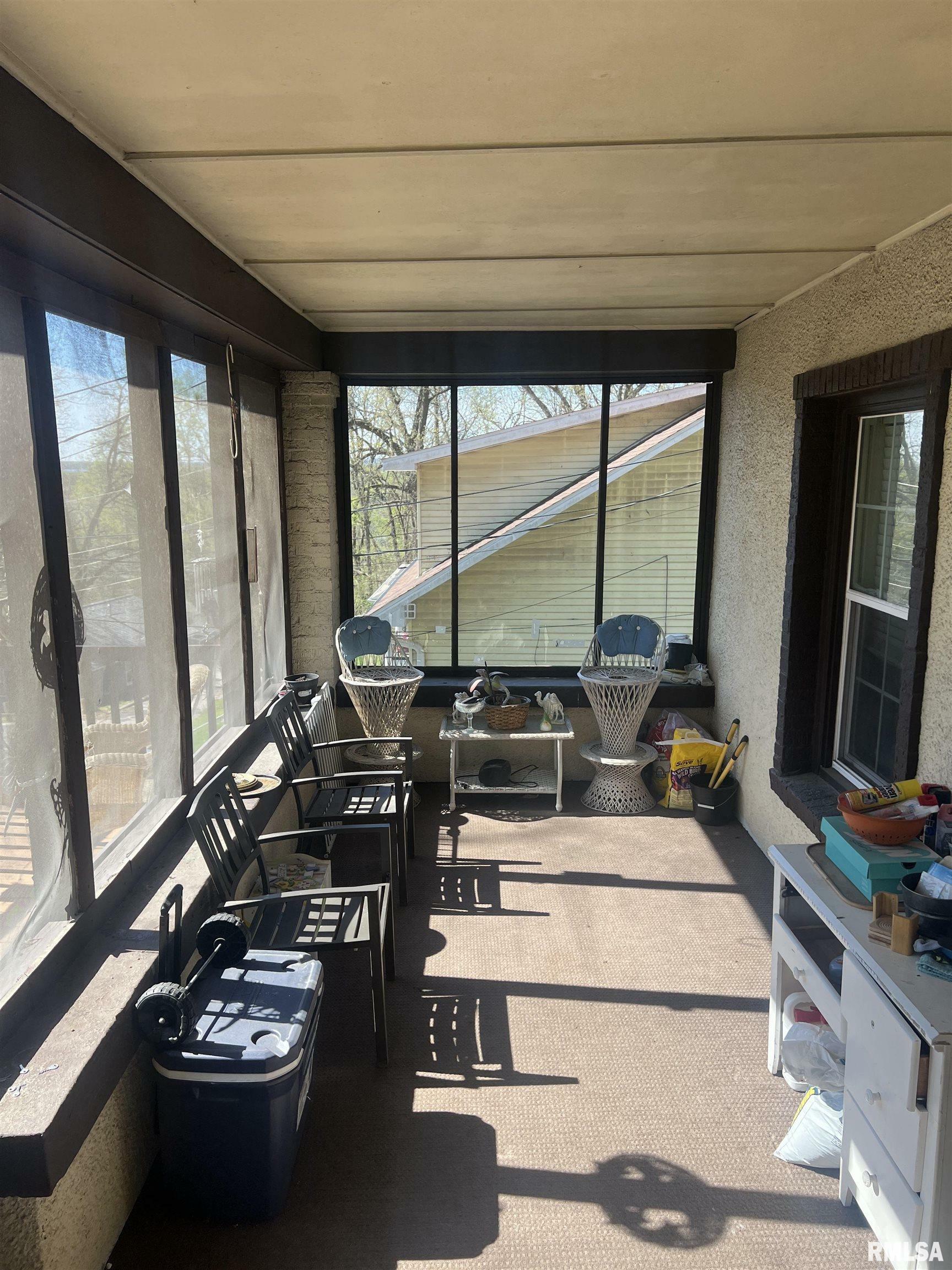 Property Photo: 111 Dewhurst Avenue IL 61074