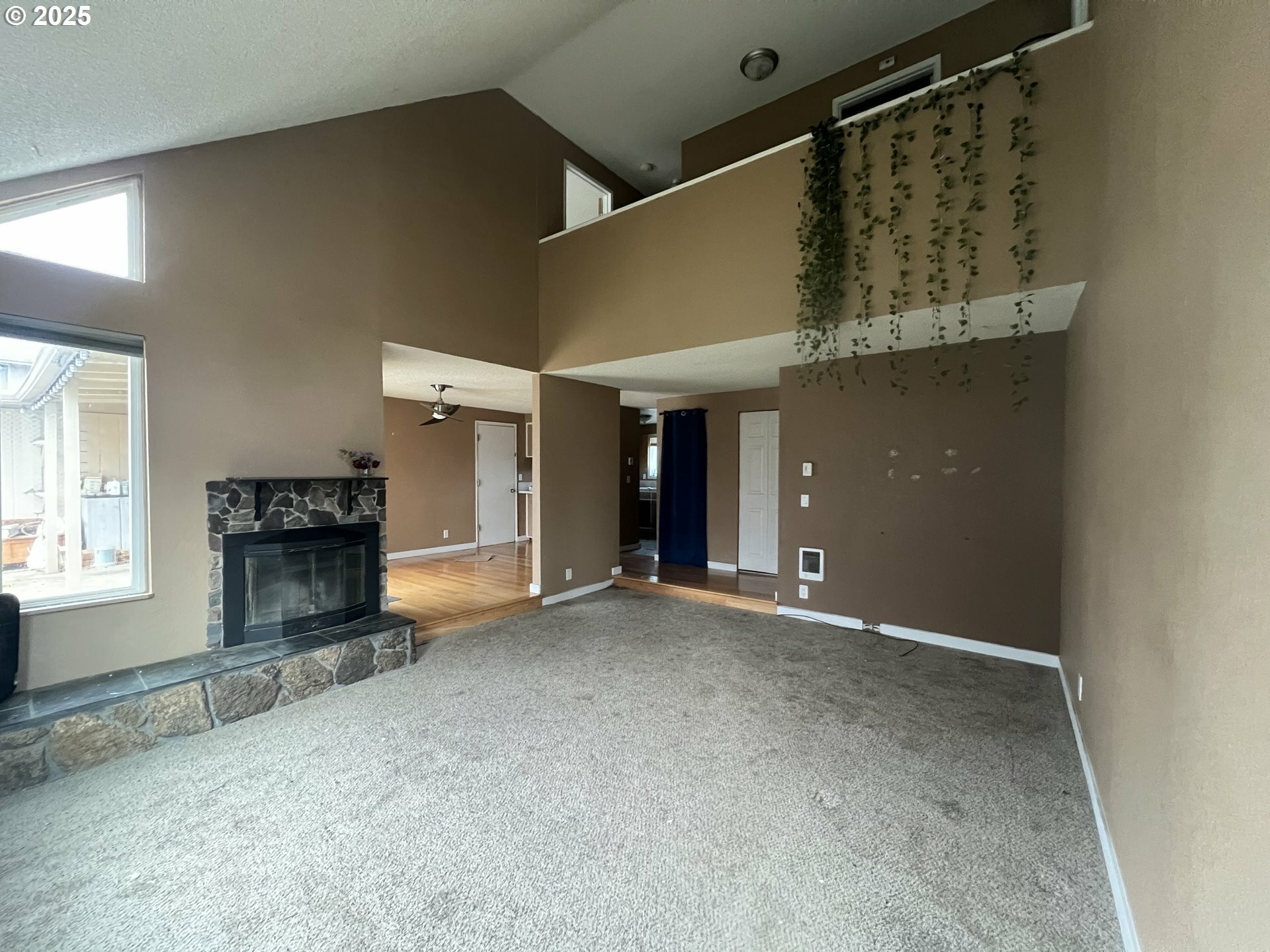 Property Photo:  3909 Pam St  OR 97402 