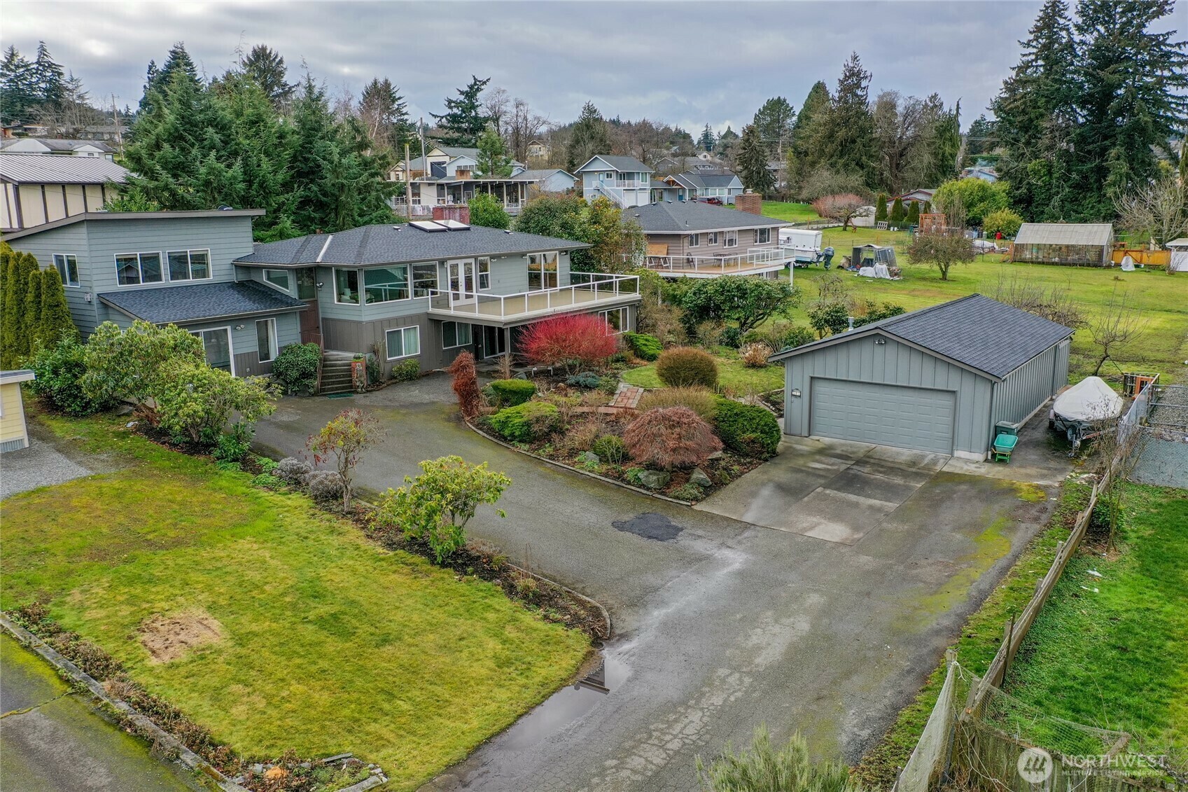 Property Photo:  810  38th Street  WA 98221 