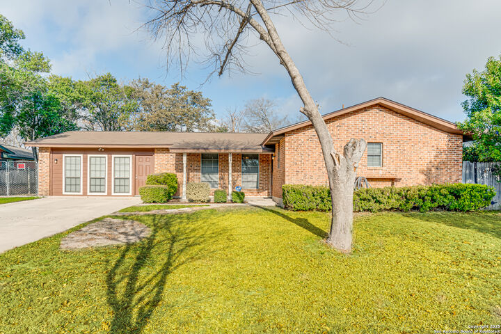 Property Photo: 7507 Forelock TX 78240
