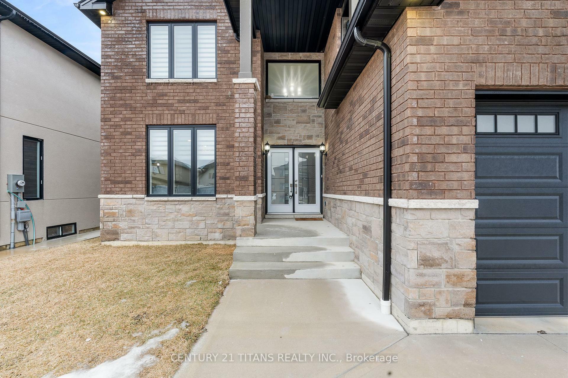 Property Photo: 146 Tuscany Trail ON N7M 0R9