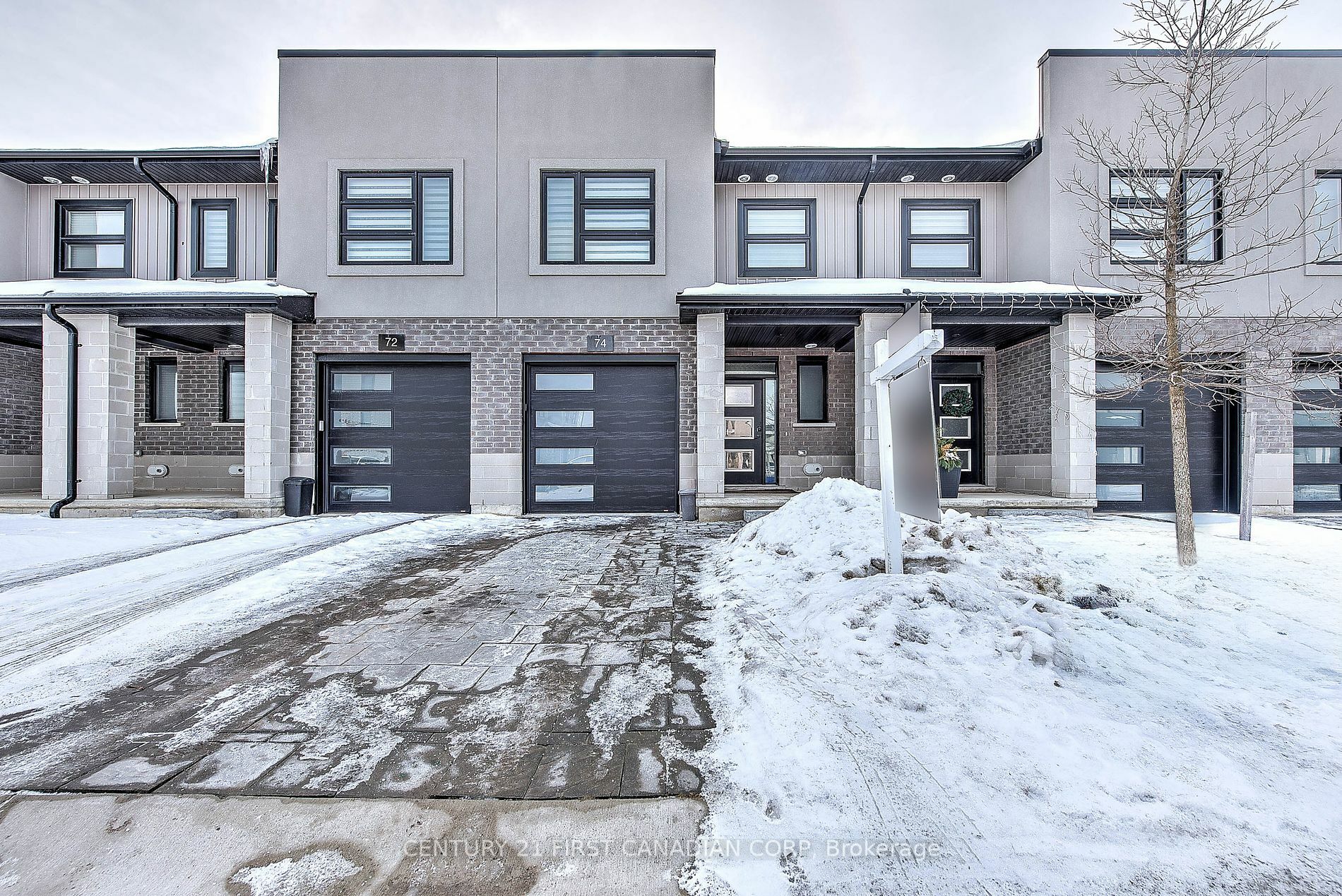 Photo de la propriété:  3380 Singleton Ave 74  ON N6L 0E8 