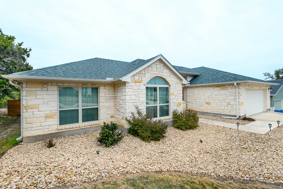 Property Photo:  4001 Crockett Avenue  TX 78645 