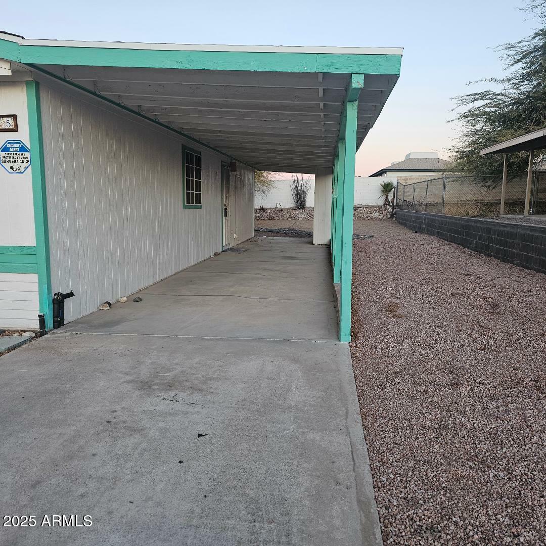 Property Photo: 685 Smoketree Street AZ 85390