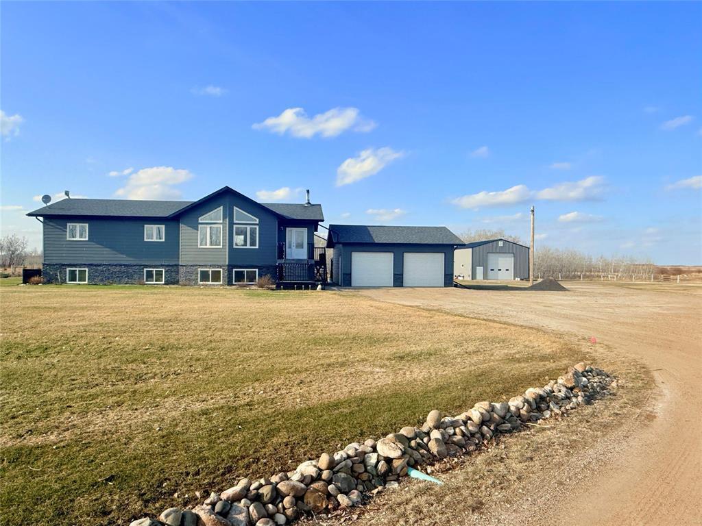 Photo de la propriété: 103165 54 Road North MB R7A 5Y4