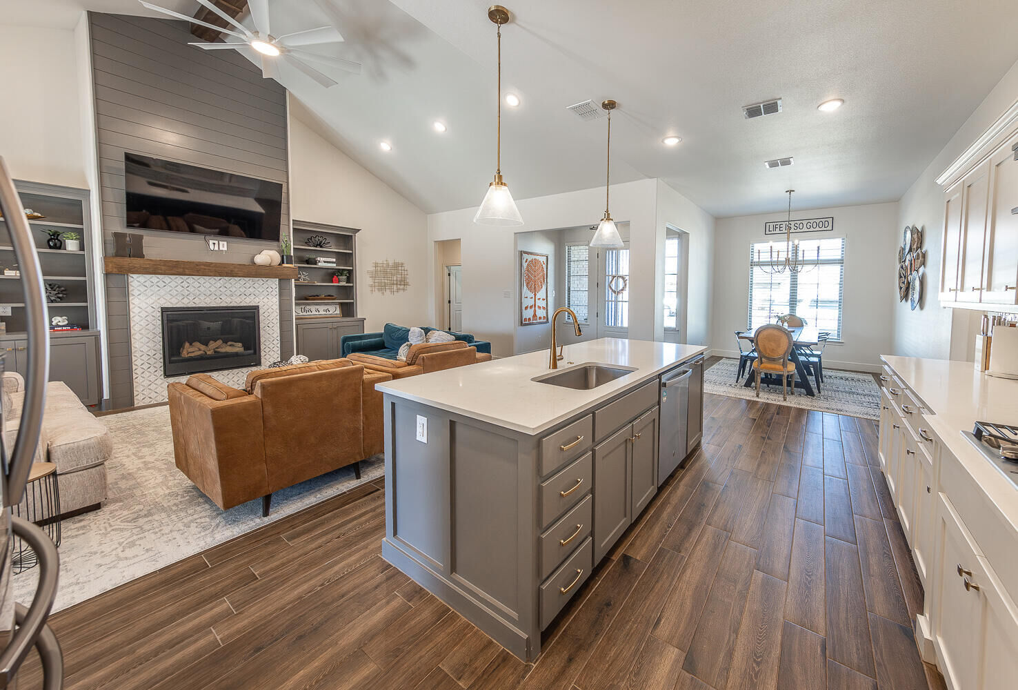 Property Photo: 7811 54th Street TX 79407