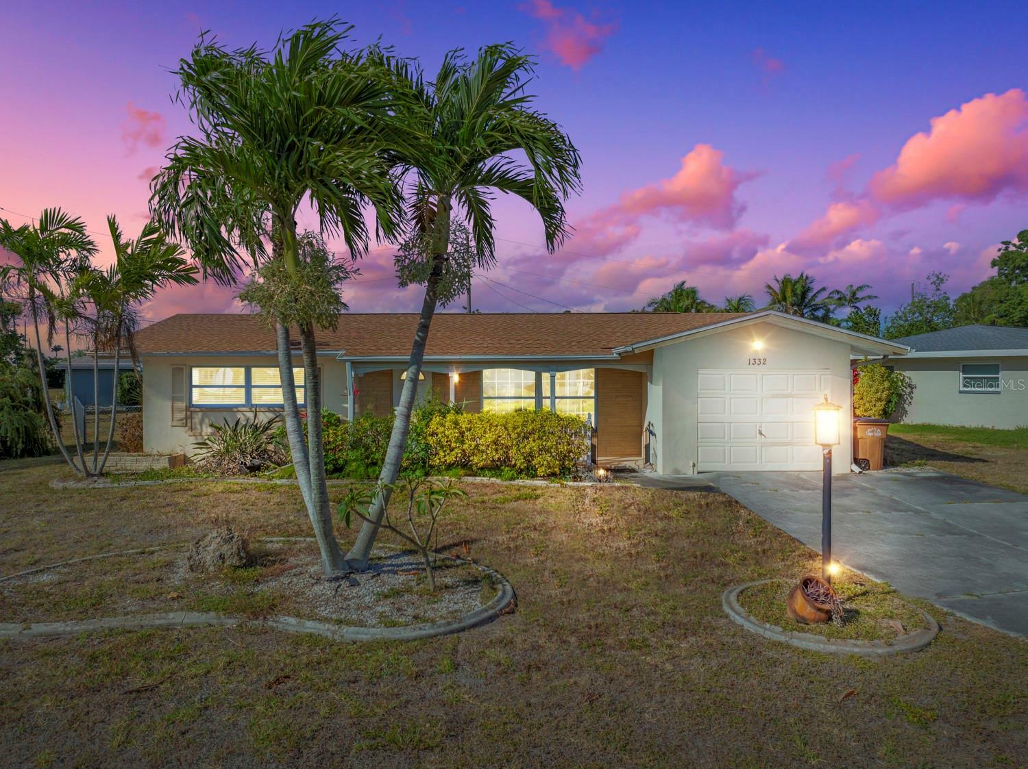 Property Photo: 1332 SE 44th Street FL 33904