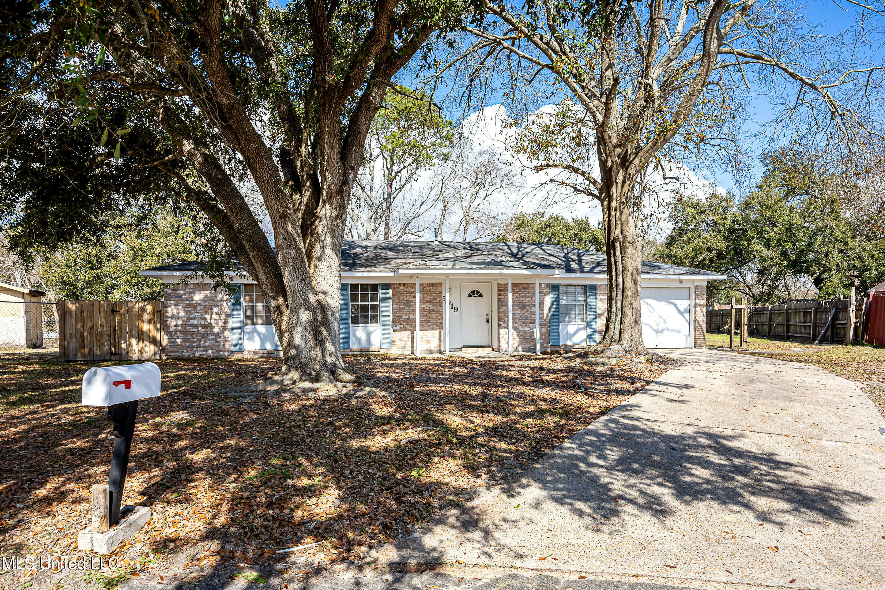 Property Photo:  5019 Cambridge Drive  MS 39581 