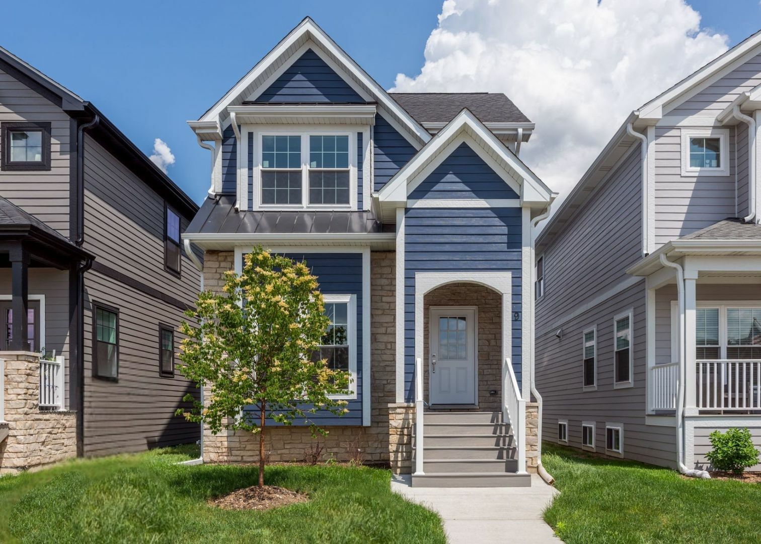 Property Photo: 9 N Beverly Lane IL 60004