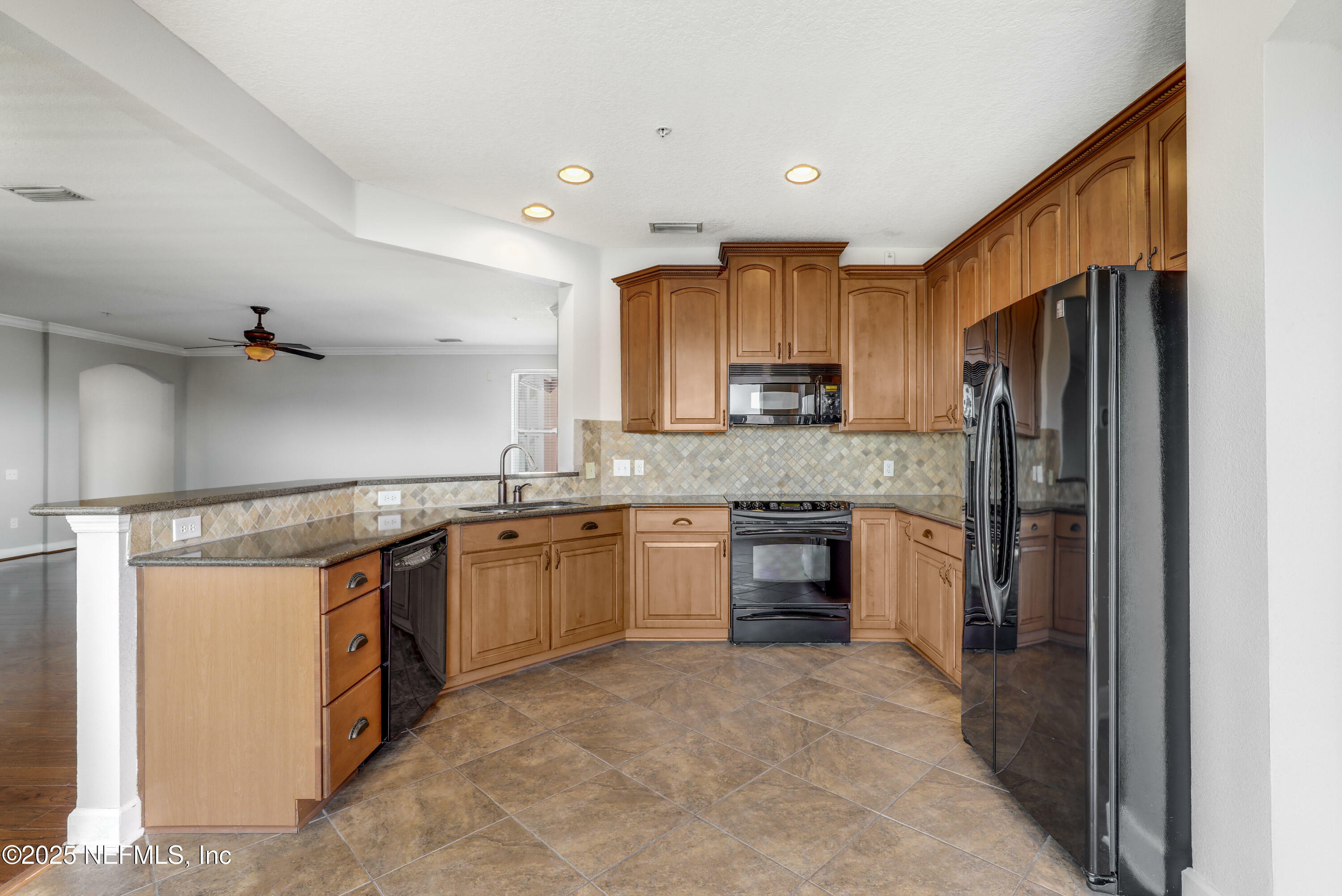 Property Photo: 4480 Deerwood Lake Parkway 552 FL 32216