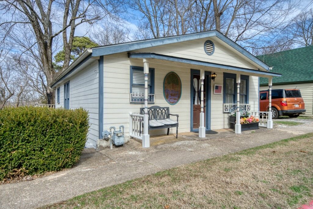 Property Photo:  9 Summit Street  AR 72632 
