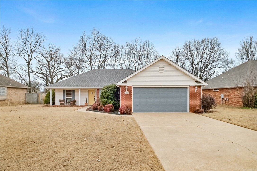 Property Photo:  303 Coachlight Drive  AR 72712 