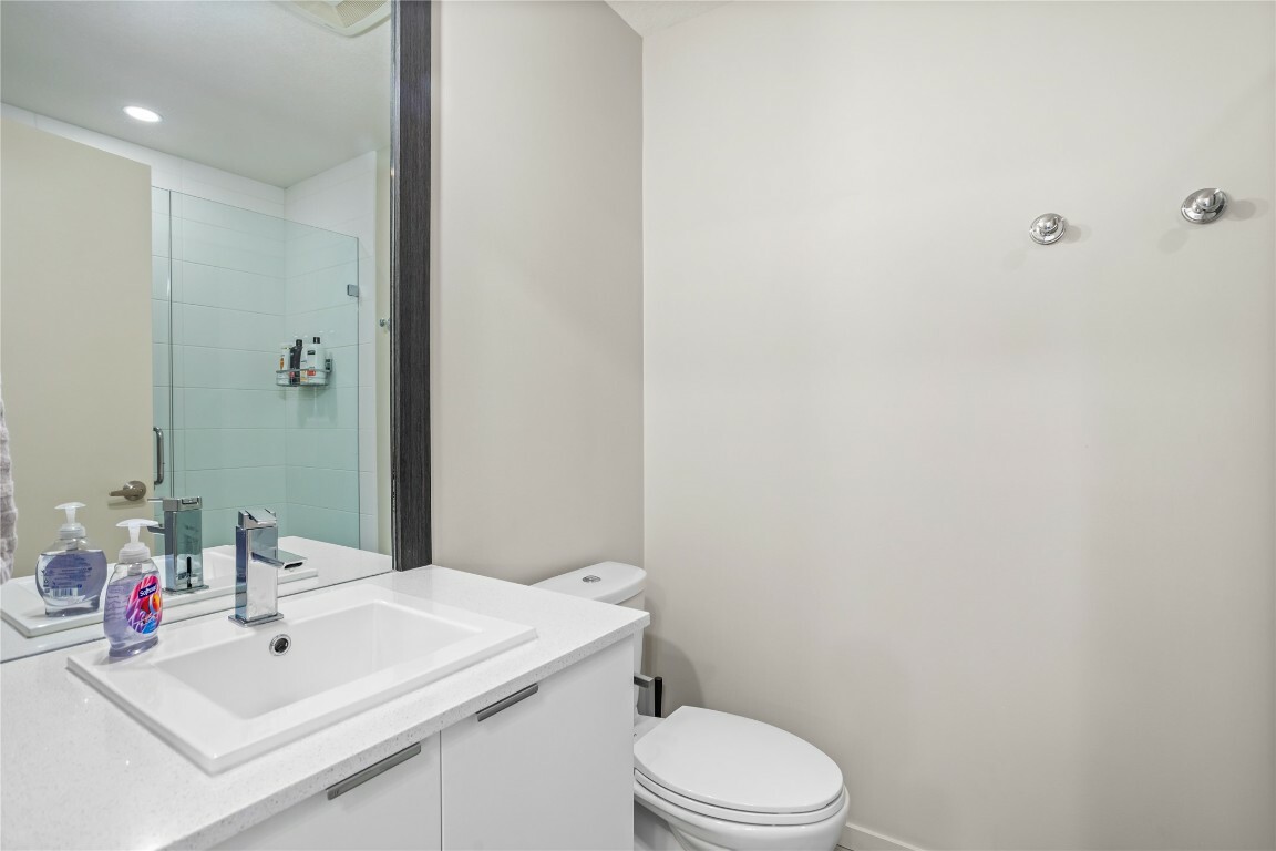 Property Photo:  1350 St. Paul Street 606  BC V1Y 2E1 