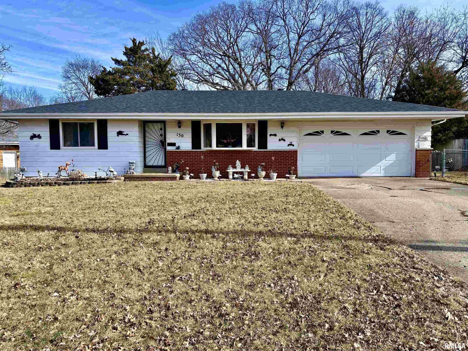 Property Photo: 130 Glenridge Drive IL 61611