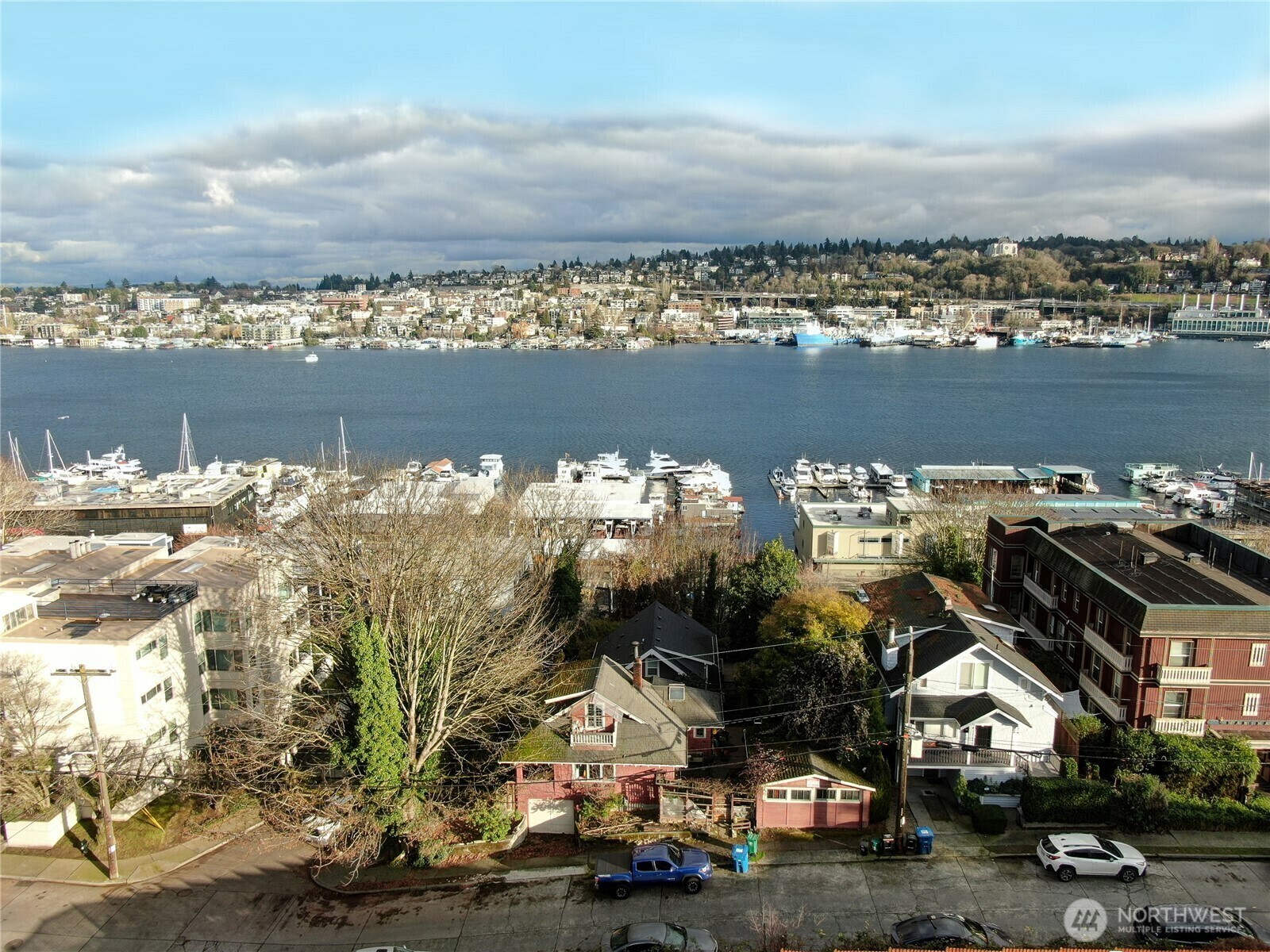 Property Photo:  801  Newton Street  WA 98109 