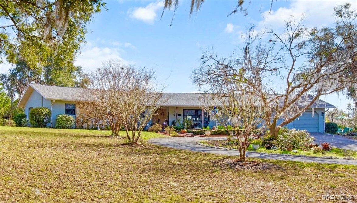 Property Photo: 1655 S Hillock Terrace FL 34452