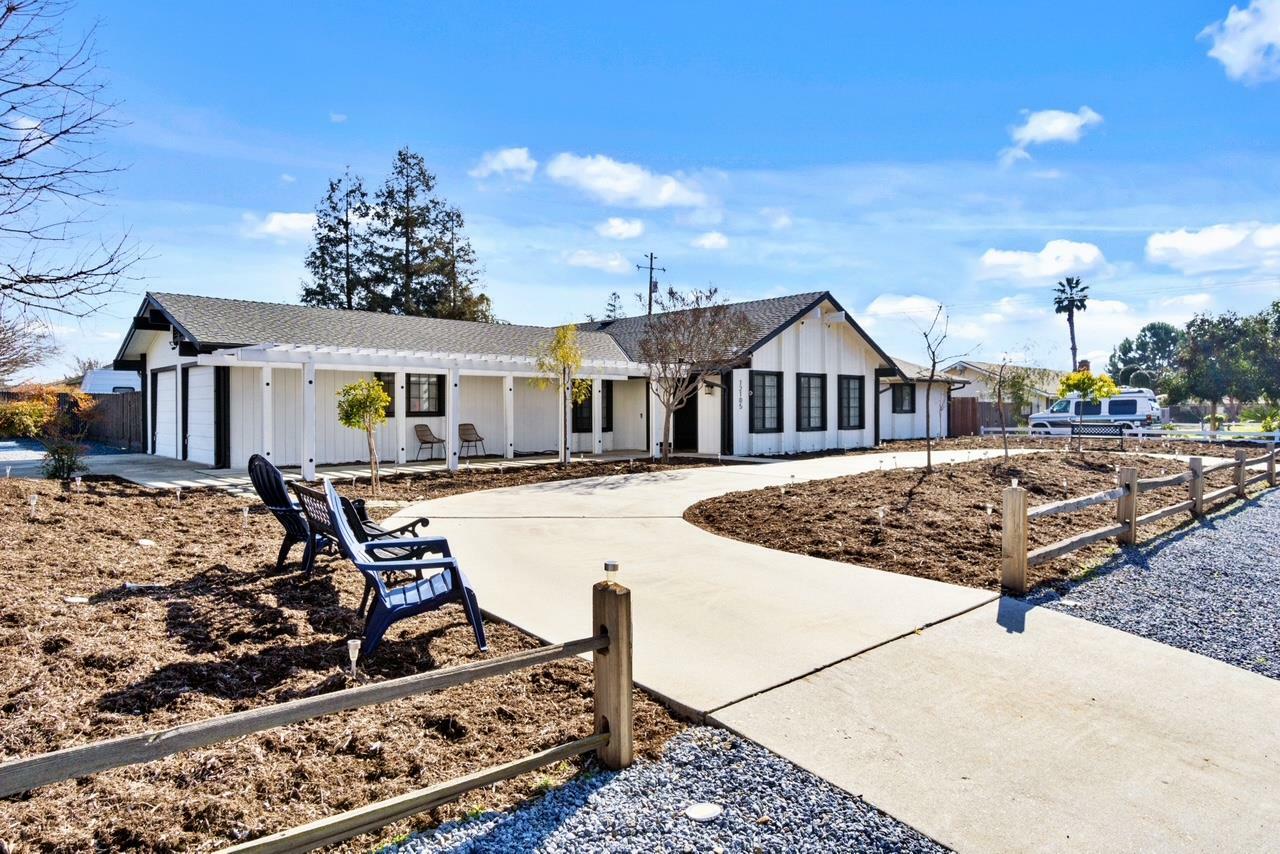 Property Photo:  12105 Trieste Drive  CA 93636 