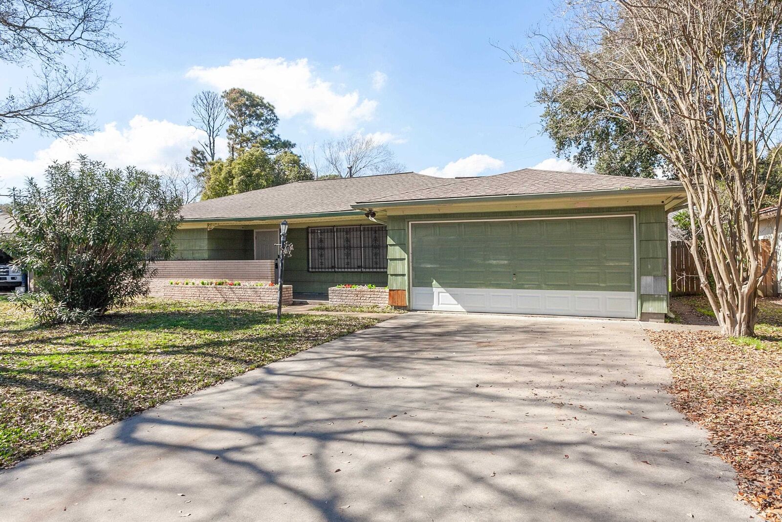 Property Photo:  5225 Lakeside Drive  TX 77642