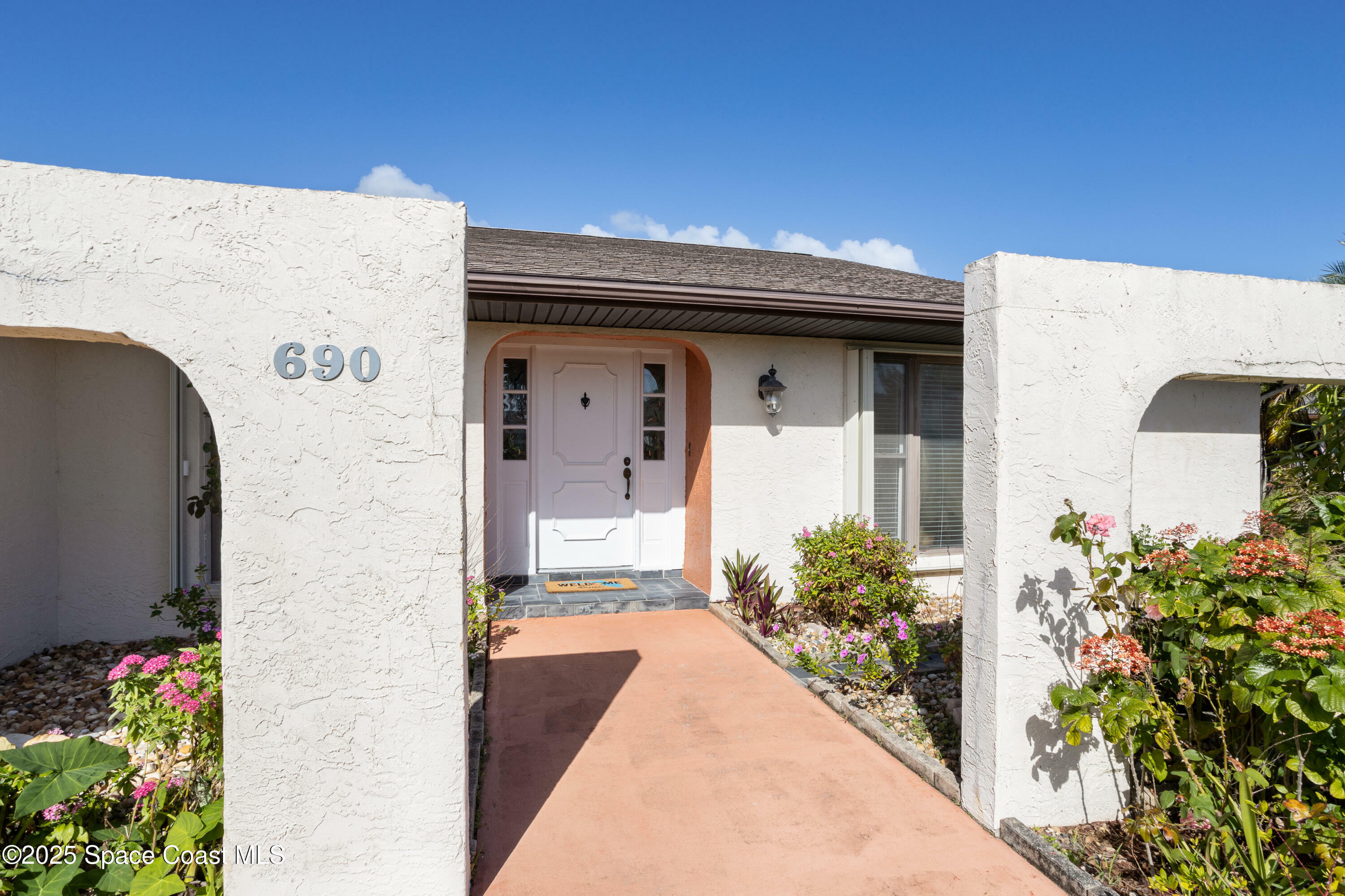 Property Photo: 690 Pebble Beach Avenue NE FL 32905