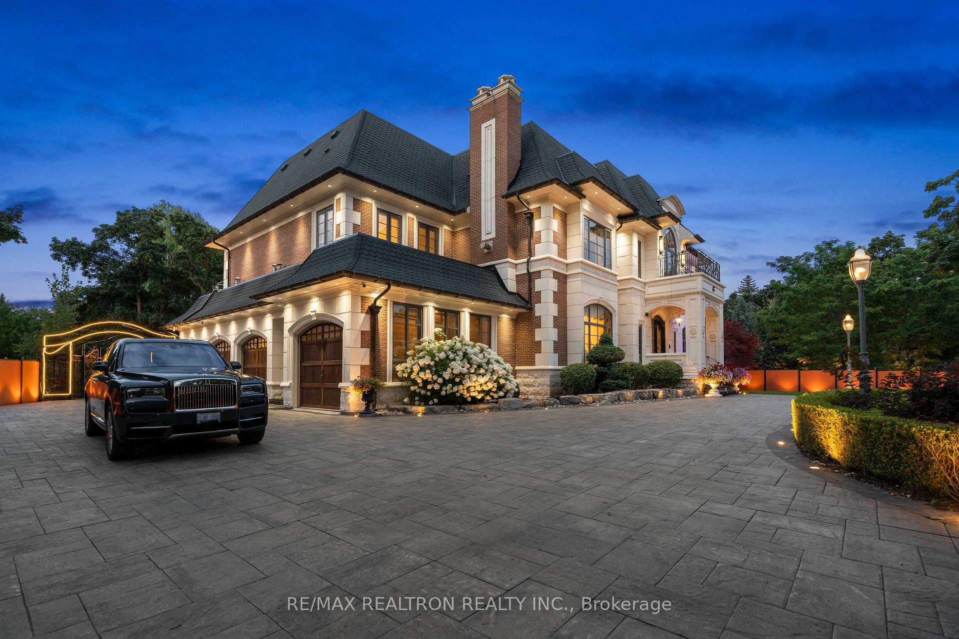 Property Photo: 20 Bryson Drive ON L4C 6E3
