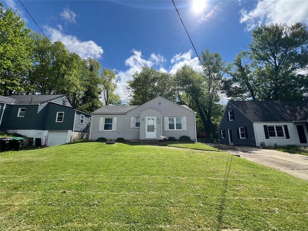 Property Photo:  780 N Buhl Farm Drive  PA 16148 