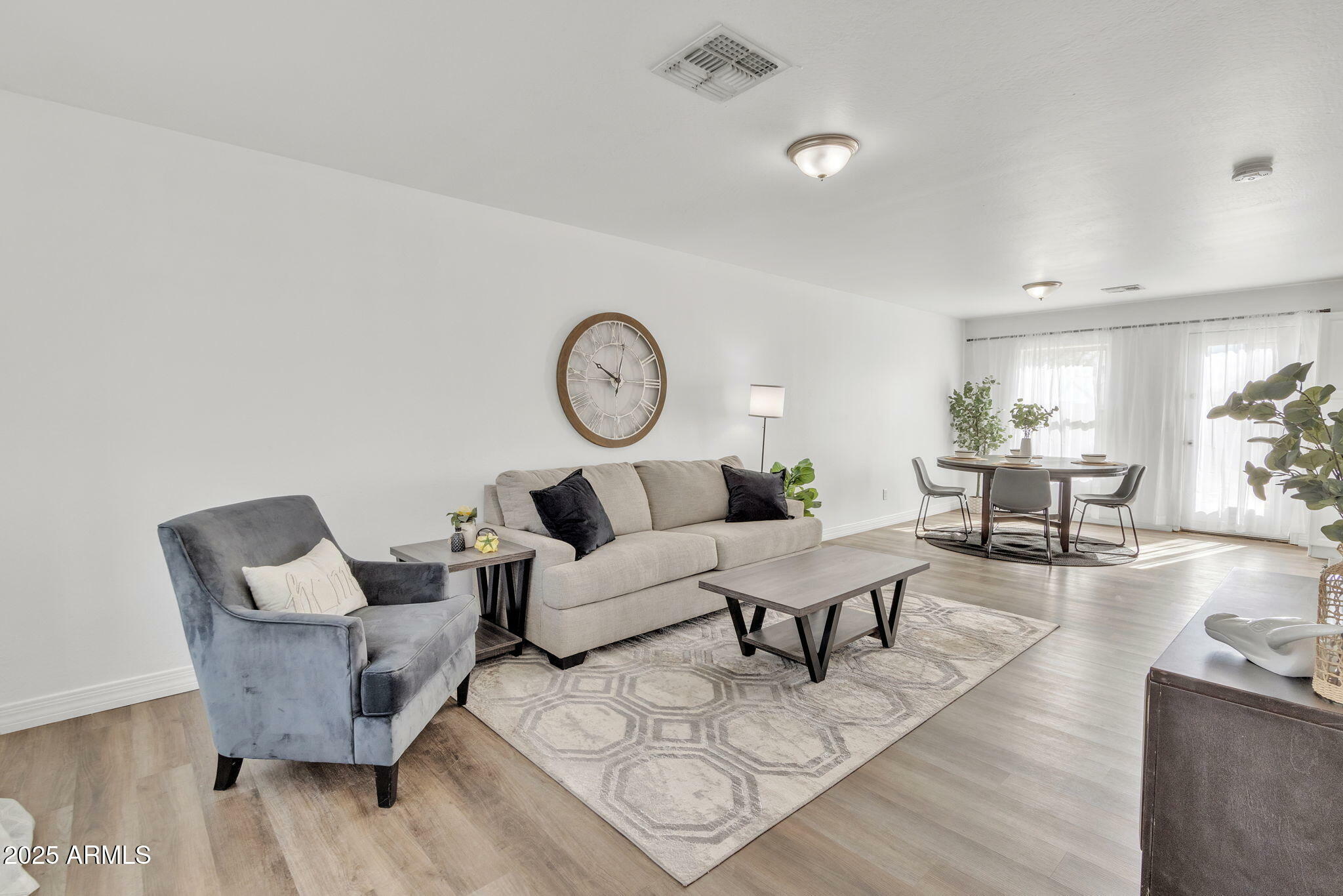 Property Photo:  197 E Douglas Avenue  AZ 85128 