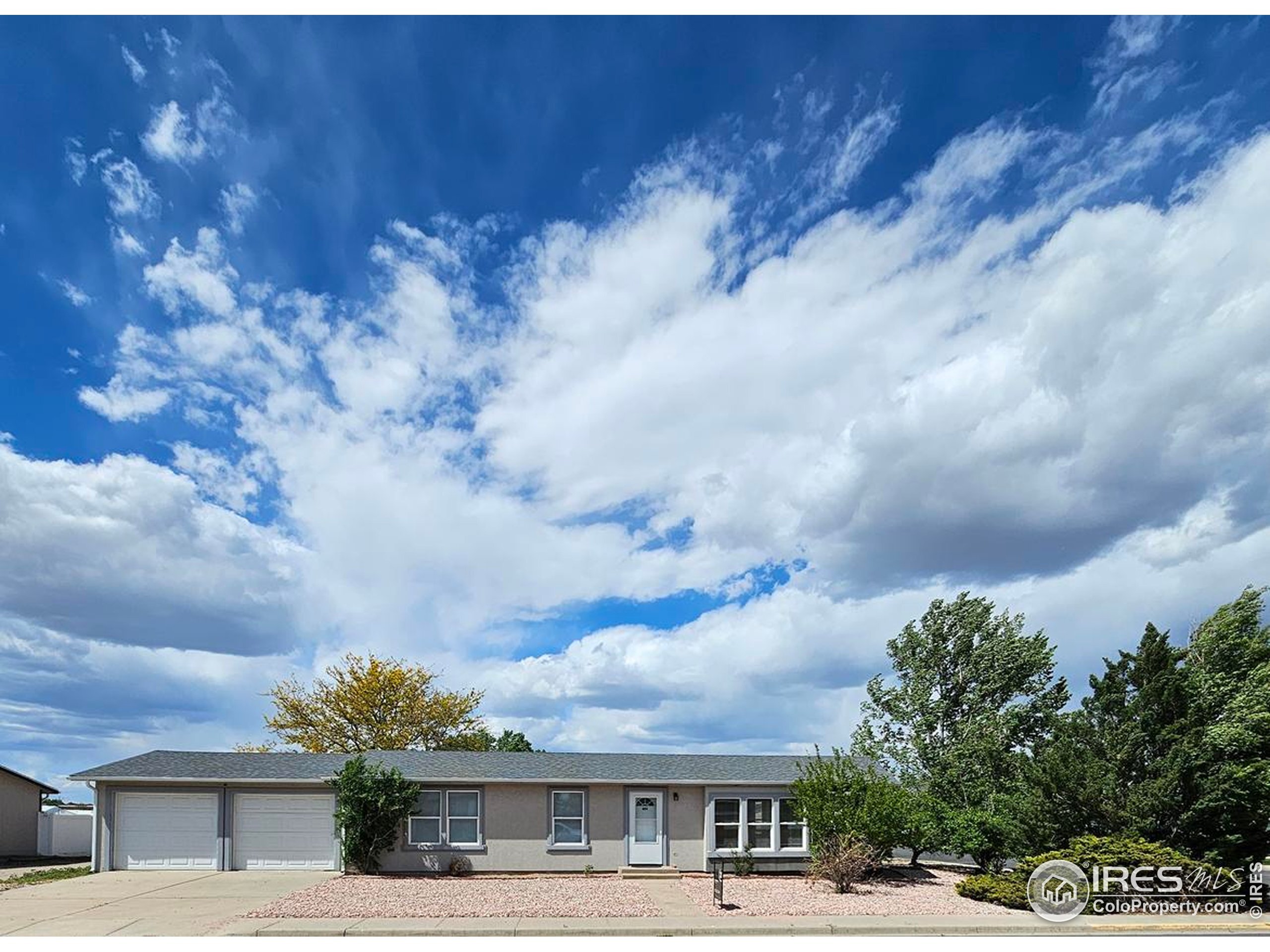 Property Photo:  401 Gateway Ave  CO 80701 