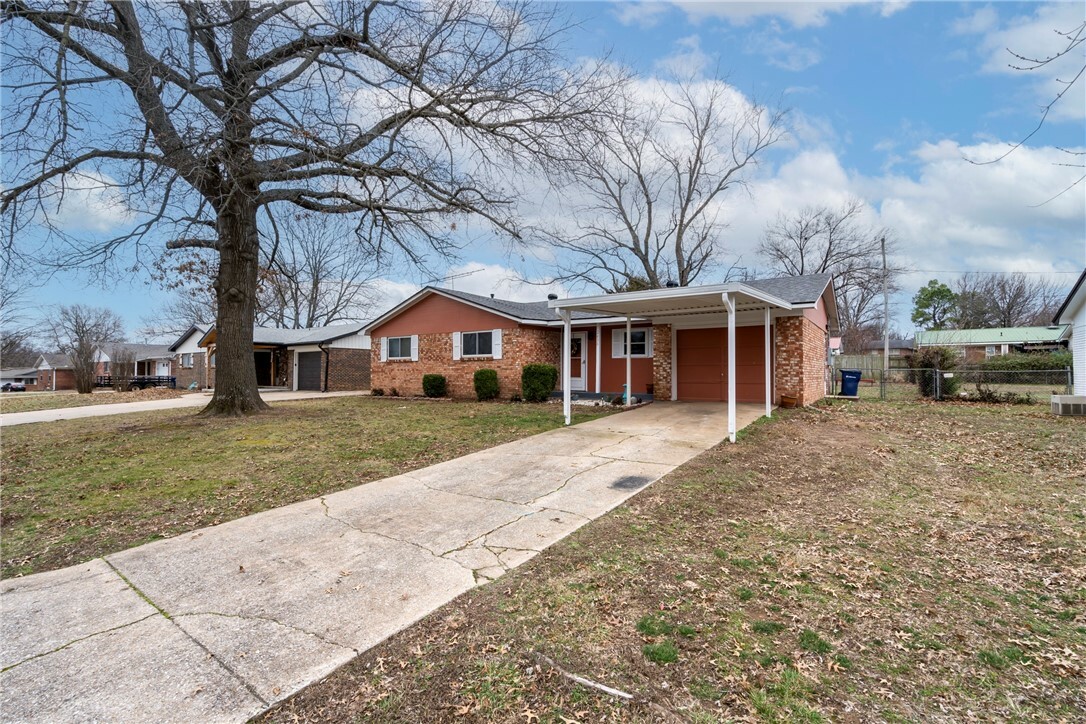 Property Photo:  2436 W Alpine Circle  AR 72761 