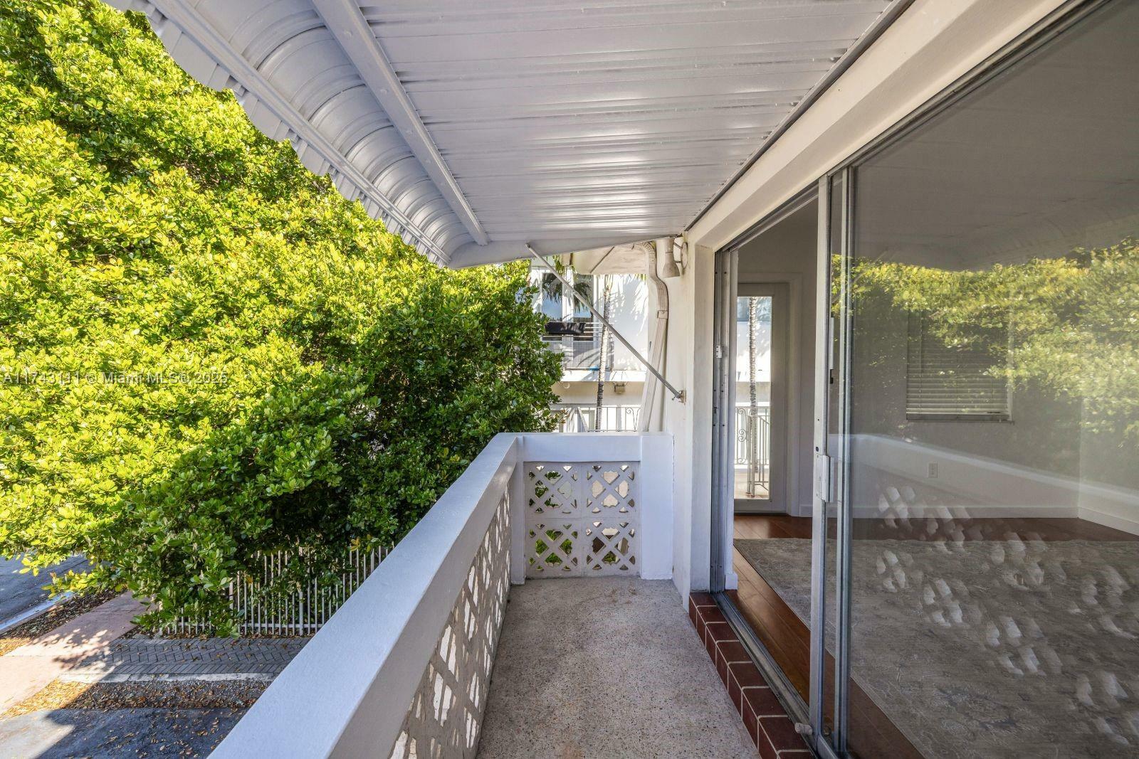 Property Photo: 1021 Michigan Ave 7 FL 33139
