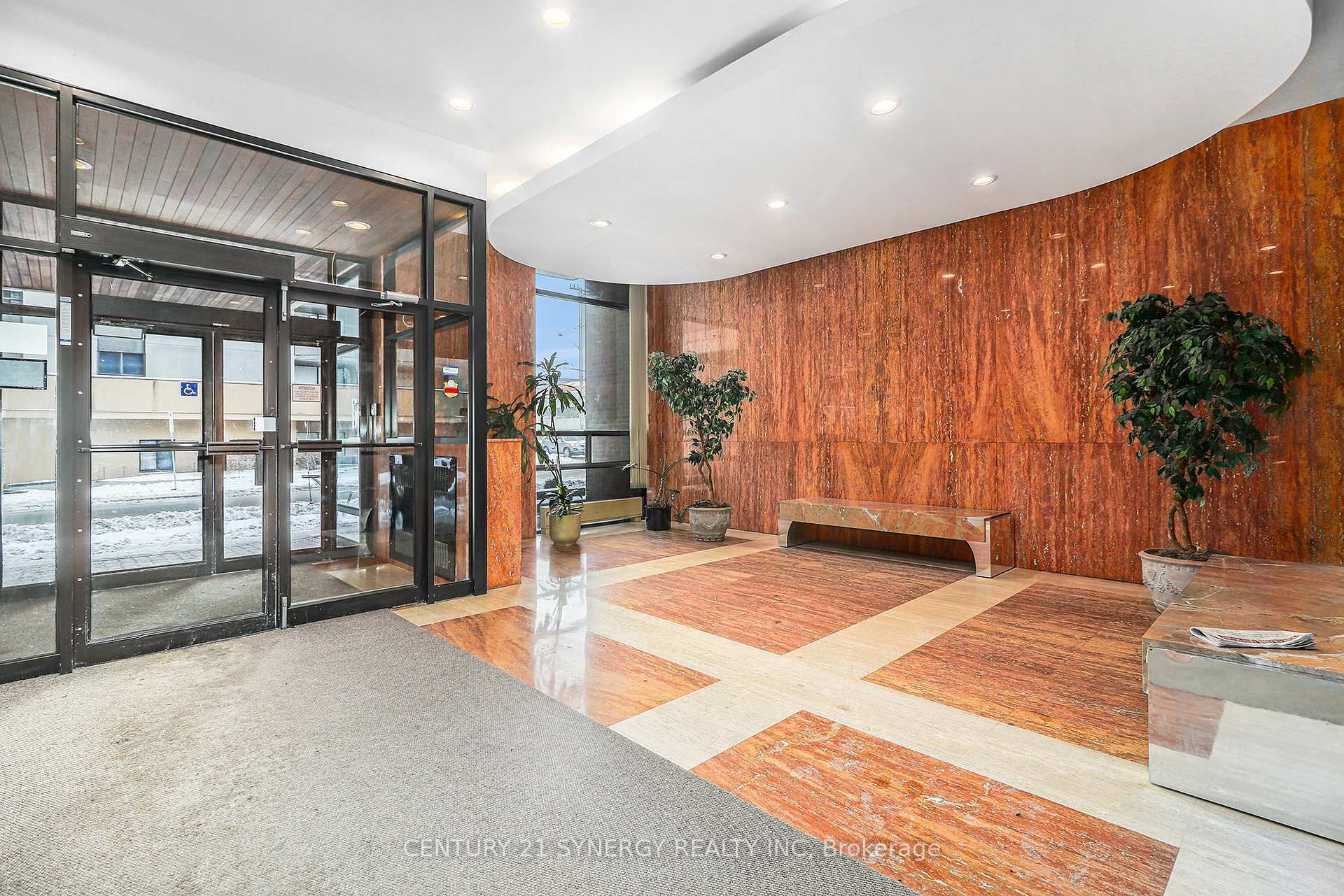 Property Photo: 475 Laurier Avenue 405 ON K1R 7X1