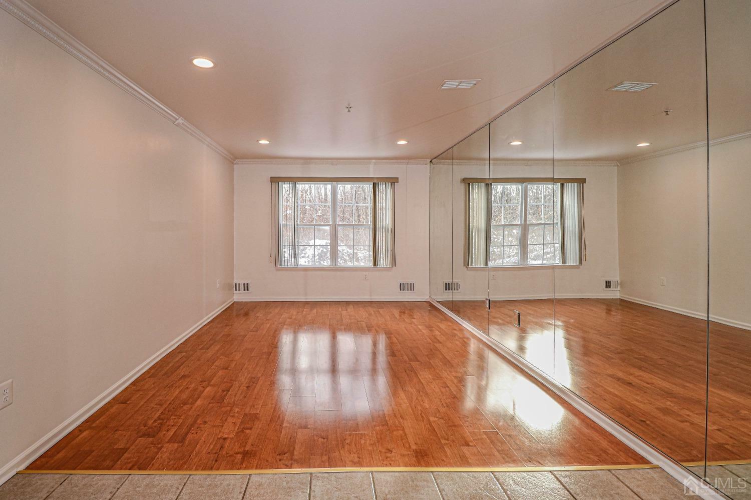 Property Photo:  87 Prestwick Way  NJ 08820 