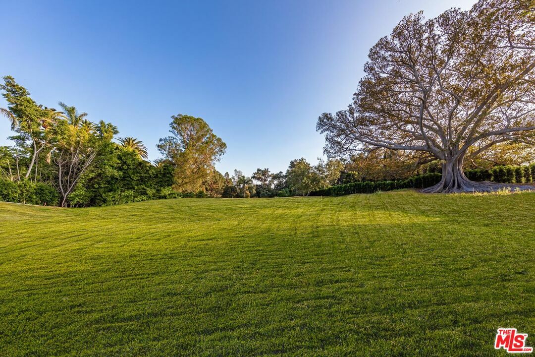 Property Photo: 150 S Carolwood Dr CA 90077