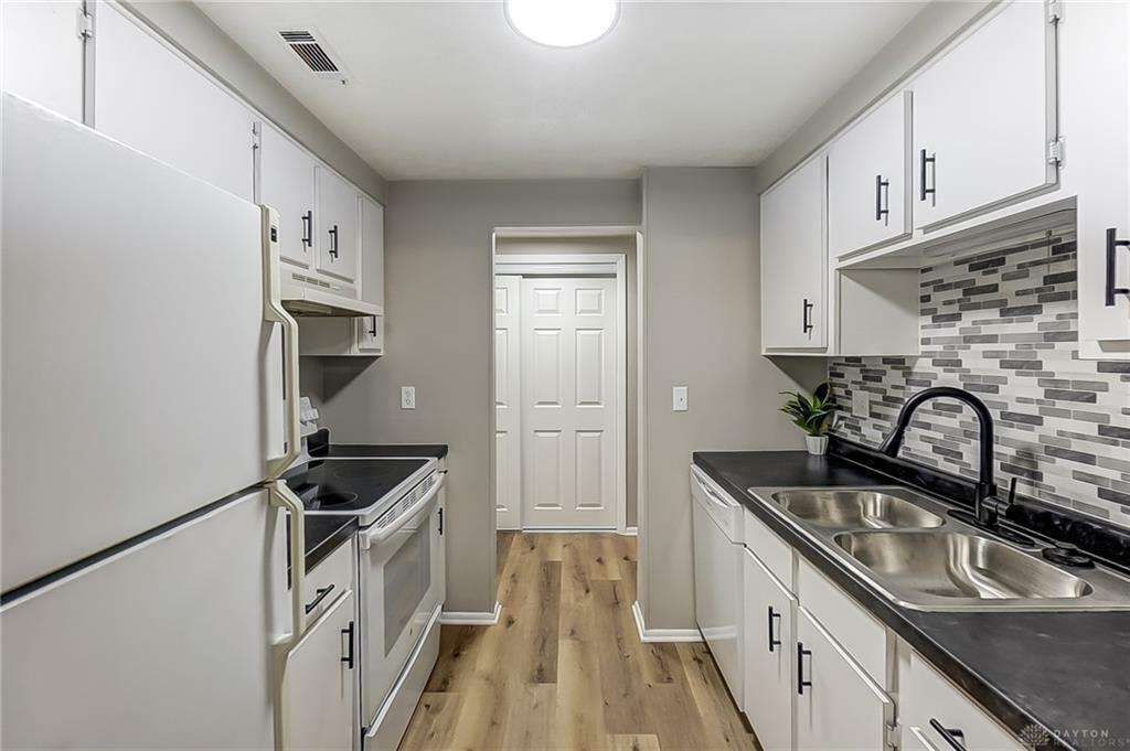 Property Photo:  1020 Hidden Landing Trail C  OH 45449 
