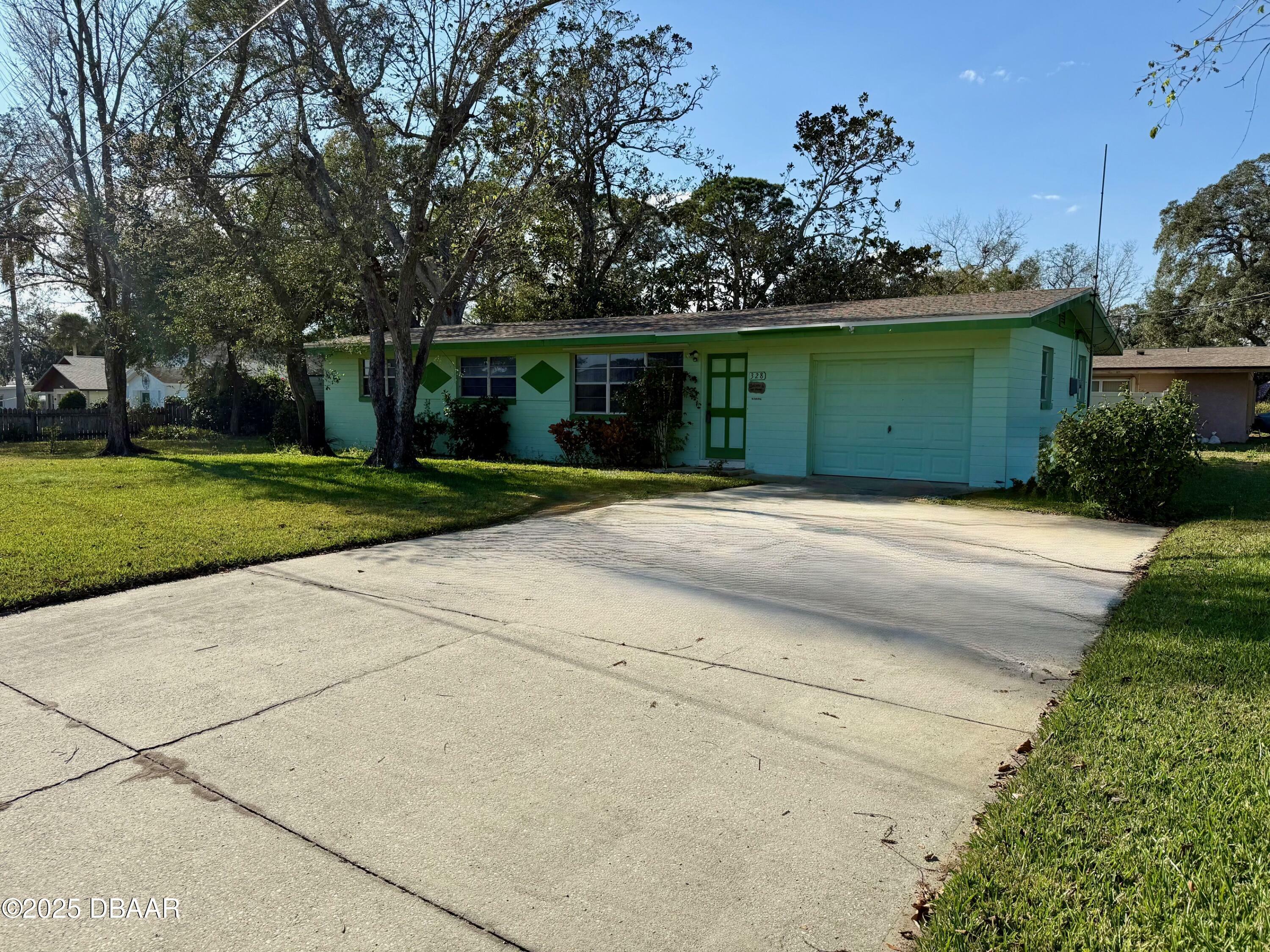 Property Photo:  328 Acacia Drive  FL 32127 