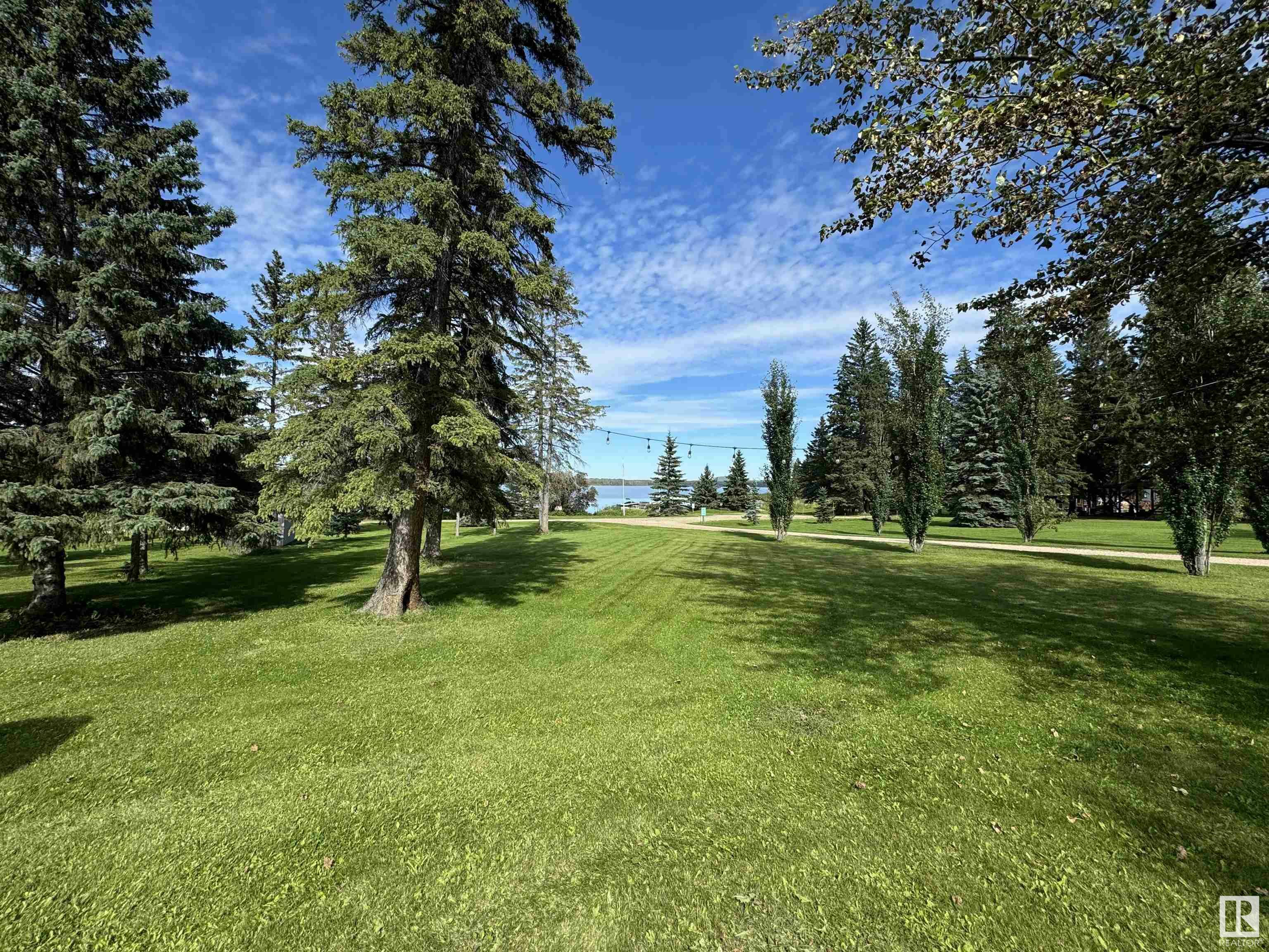 Property Photo:  #23 Hauser'S Cove  AB T0C 0T0 