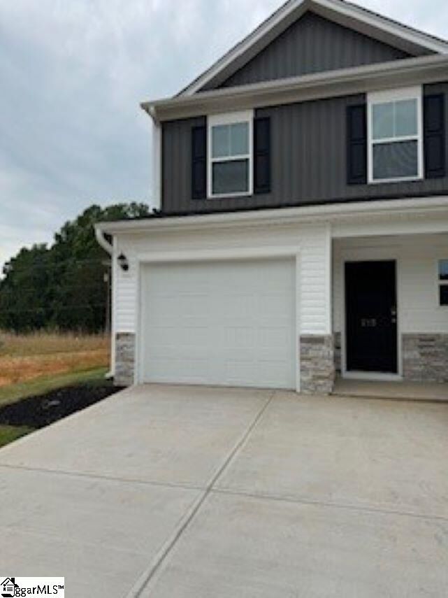 Property Photo:  215 Stonyway Lane  SC 29640 