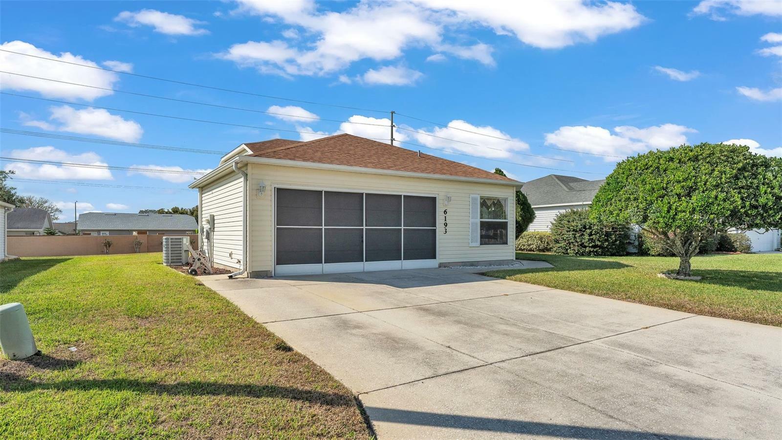 Property Photo:  6193 Magpie Drive  FL 33809 