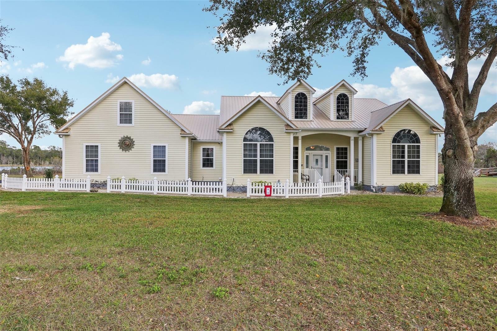 Property Photo:  13718 County Road 450  FL 32784 