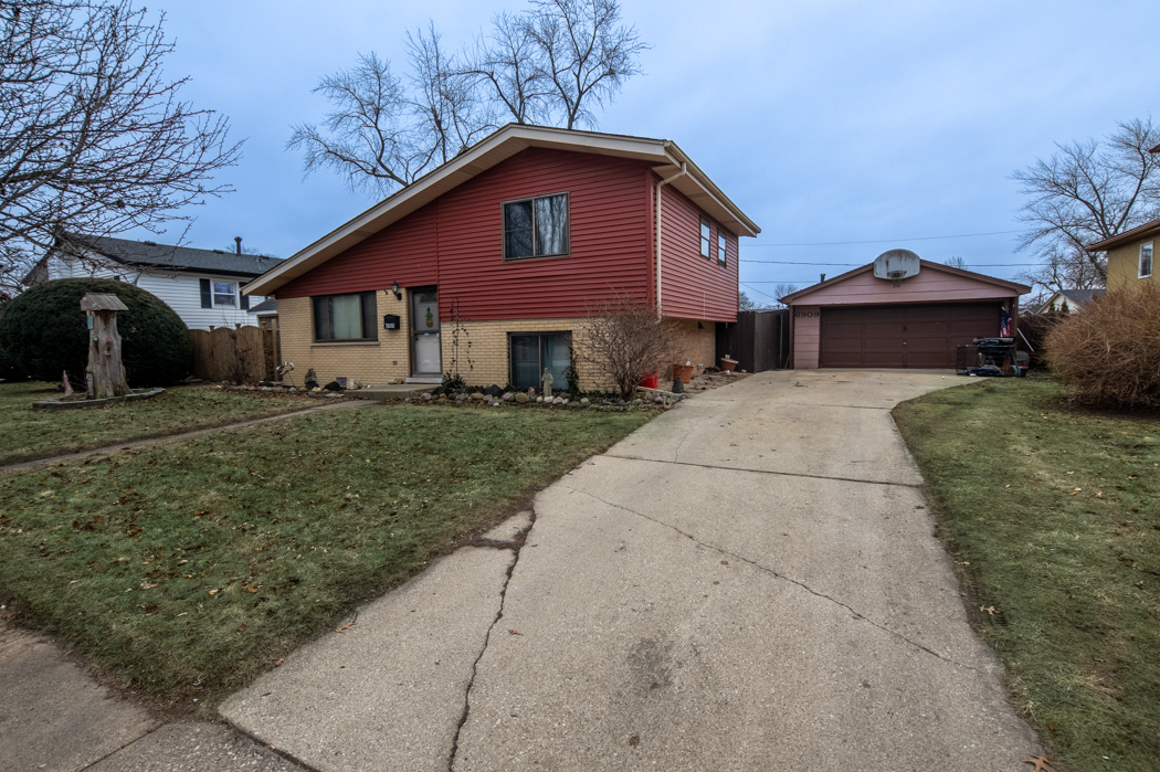 Property Photo:  6909 W 107th Place  IL 60482 