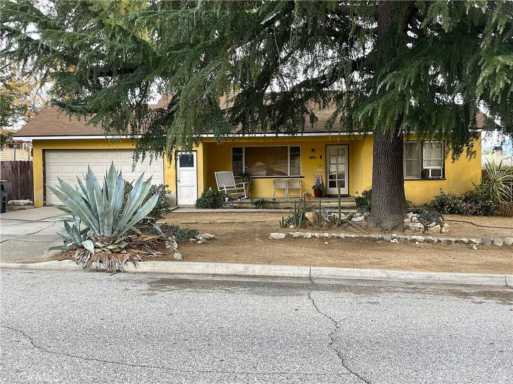 Property Photo: 1568 N Alessandro Street CA 92220